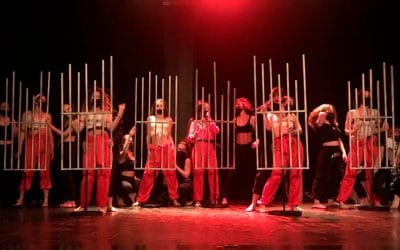 Los alumnos de Escultura aplicada al Espectáculo de la Escuela de Arte La Palma colaboran con el IES Lope de Vega en una obra teatral