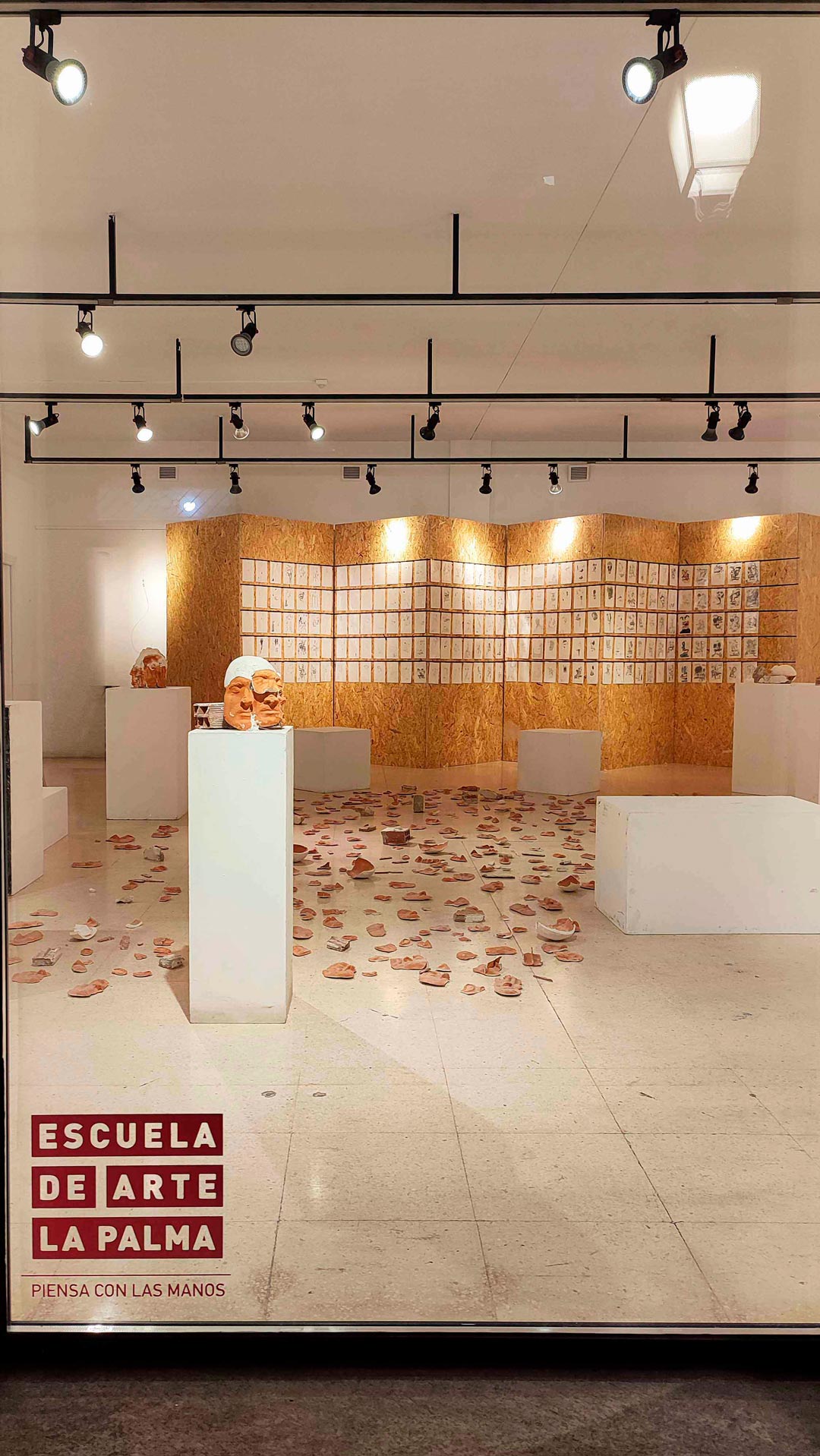 Expo-Escuela-de-Arte-La-Palma-Sebastián-Bayo