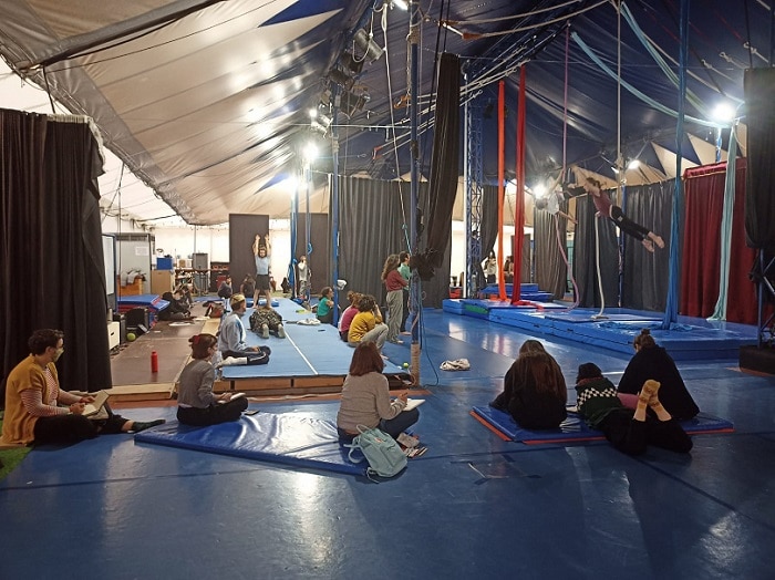 DIBUJO DEL CUERPO HUMANO EN LA ESCUELA DE CIRCO DE CARAMPA